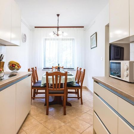 Amazing Apartment In Veprinac With Kitchen Zewnętrze zdjęcie