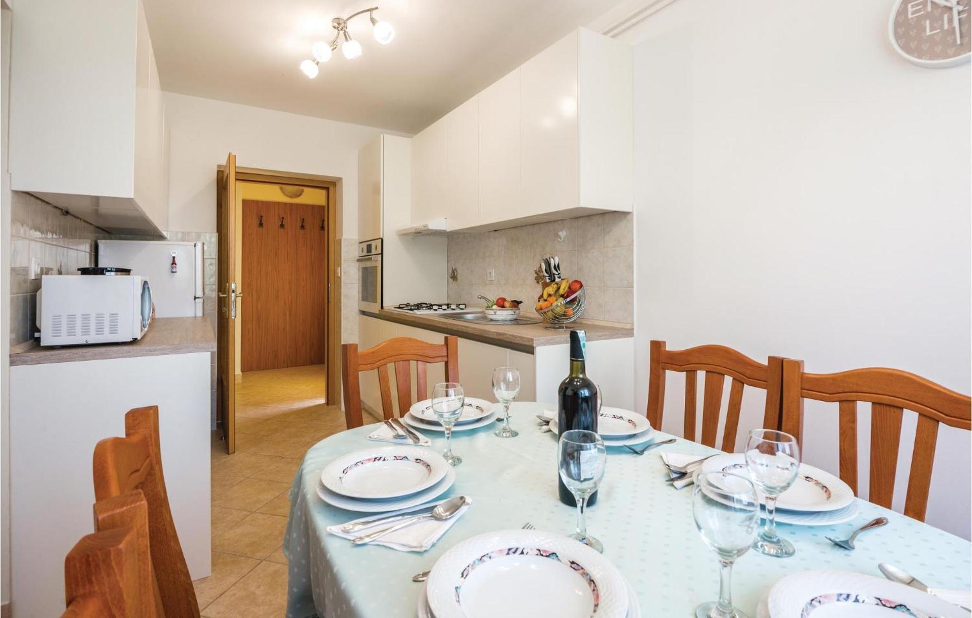 Amazing Apartment In Veprinac With Kitchen Zewnętrze zdjęcie