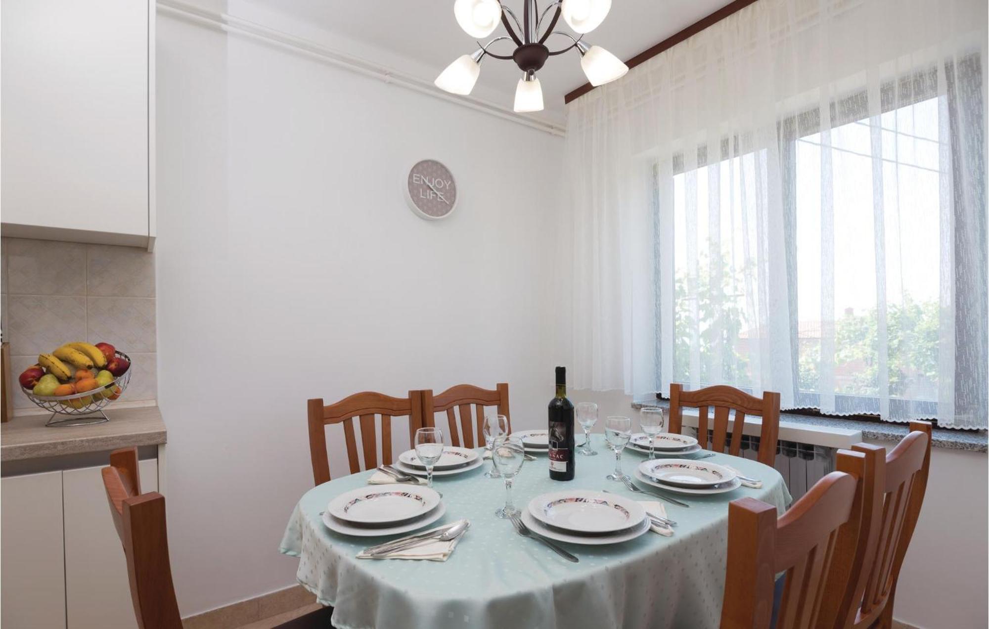 Amazing Apartment In Veprinac With Kitchen Zewnętrze zdjęcie